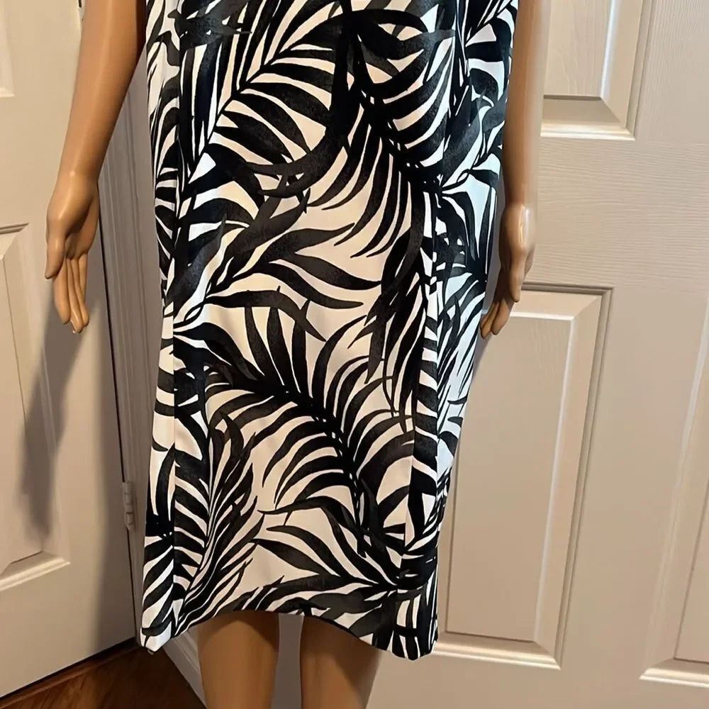 Dressbarn Monochrome Leaf Pattern Dress Sz 20W Boat Neck Sleeveless Taupe Black - Picture 5 of 11